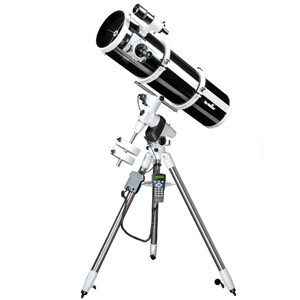 Skywatcher Explorer 200P EQ5 Pro SynScan GoTo Newtonian
