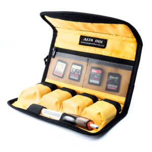 Vanguard ALTA Battery & Memory Card Case (Large)