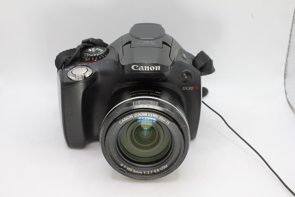 Canon PowerShot SX30 IS Black Digital Bridge Camera (Used)