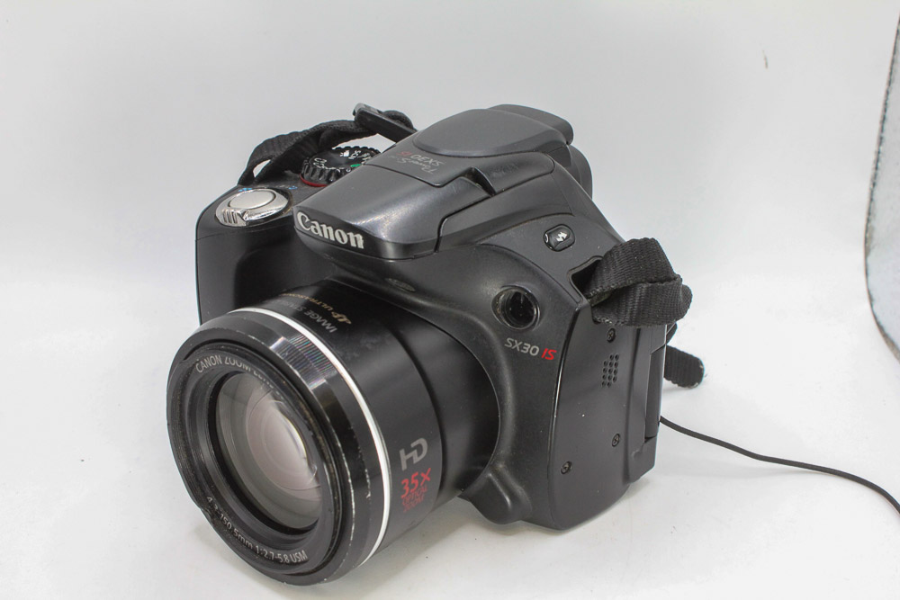 Canon PowerShot SX30 IS Black Digital Bridge Camera (Used)