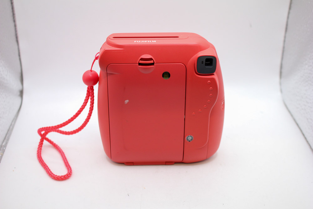 Fujifilm Instax Mini 8 Instant Camera. (Used)