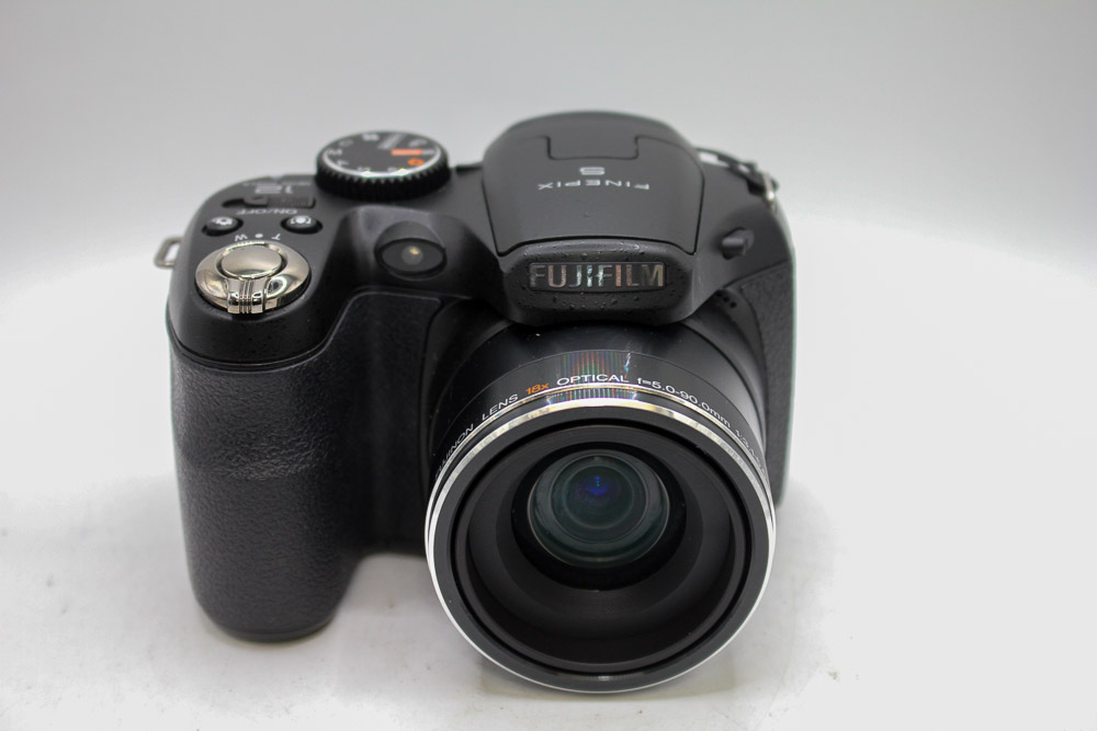 Fujifilm S2750HD Digital Bridge Camera (USED)