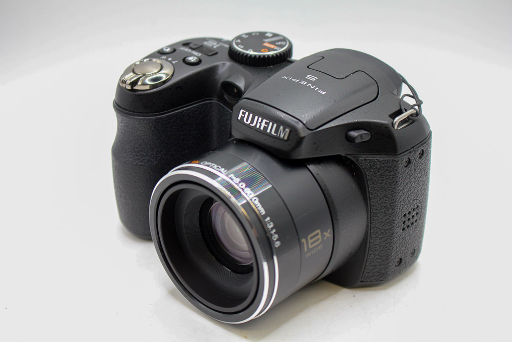 Fujifilm S2750HD Digital Bridge Camera (USED)